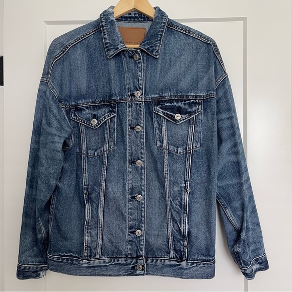 American Eagle Medium Wash Oversized Boyfriend Distressed Jean Jacket Small - Picture 9 of 12